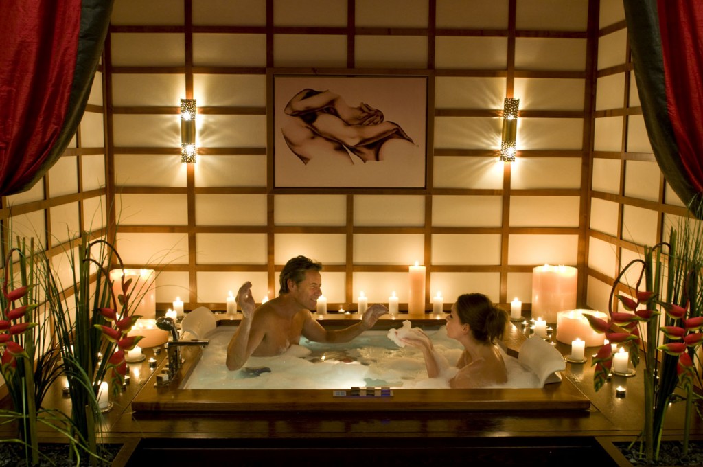 Wellness zu Zweit romantischer Whirlpool