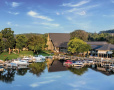 The Abbey Resort, Lage am See